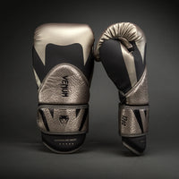 Venum Challenger 4.0 Scales Boxing Gloves - Plata/Negro