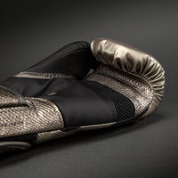 Venum Challenger 4.0 Scales Boxing Gloves - Plata/Negro
