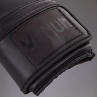 Venum Contender - Negro/Negro (14oz)
