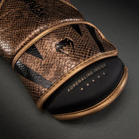 Venum Challenger 4.0 Scales Boxing Gloves - Marrón/Negro