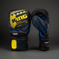 Venum x TEKKEN 8 Boxing Gloves - King - Negro/Amarillo