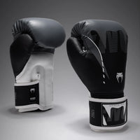 Venum Adrenaline - Negro/Gris Plata (12oz)